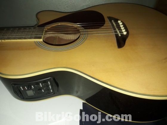 Yamaha FGX 720 guiter Almost new